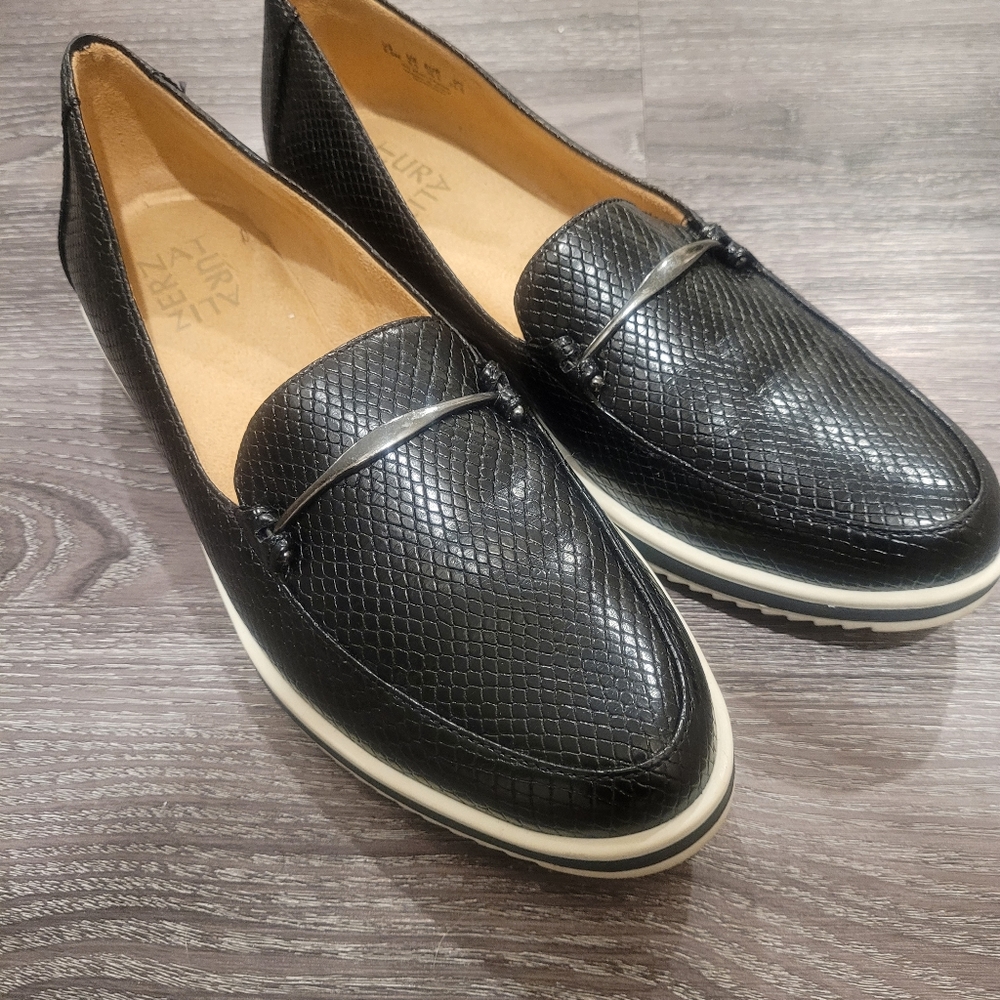Naturalizer Ranger Snake Embossed Shoe - Picture 4 of 5